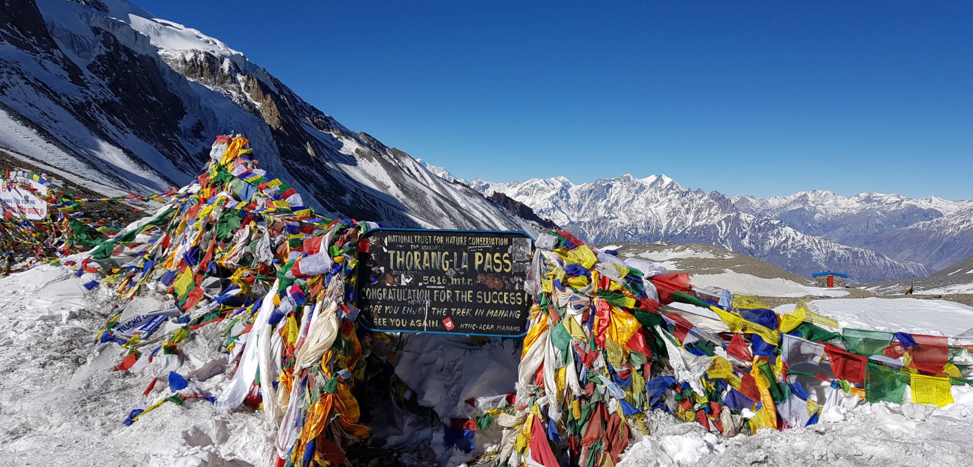 De Thorong La pas is het hoogste punt en ligt meestal in de sneeuw.