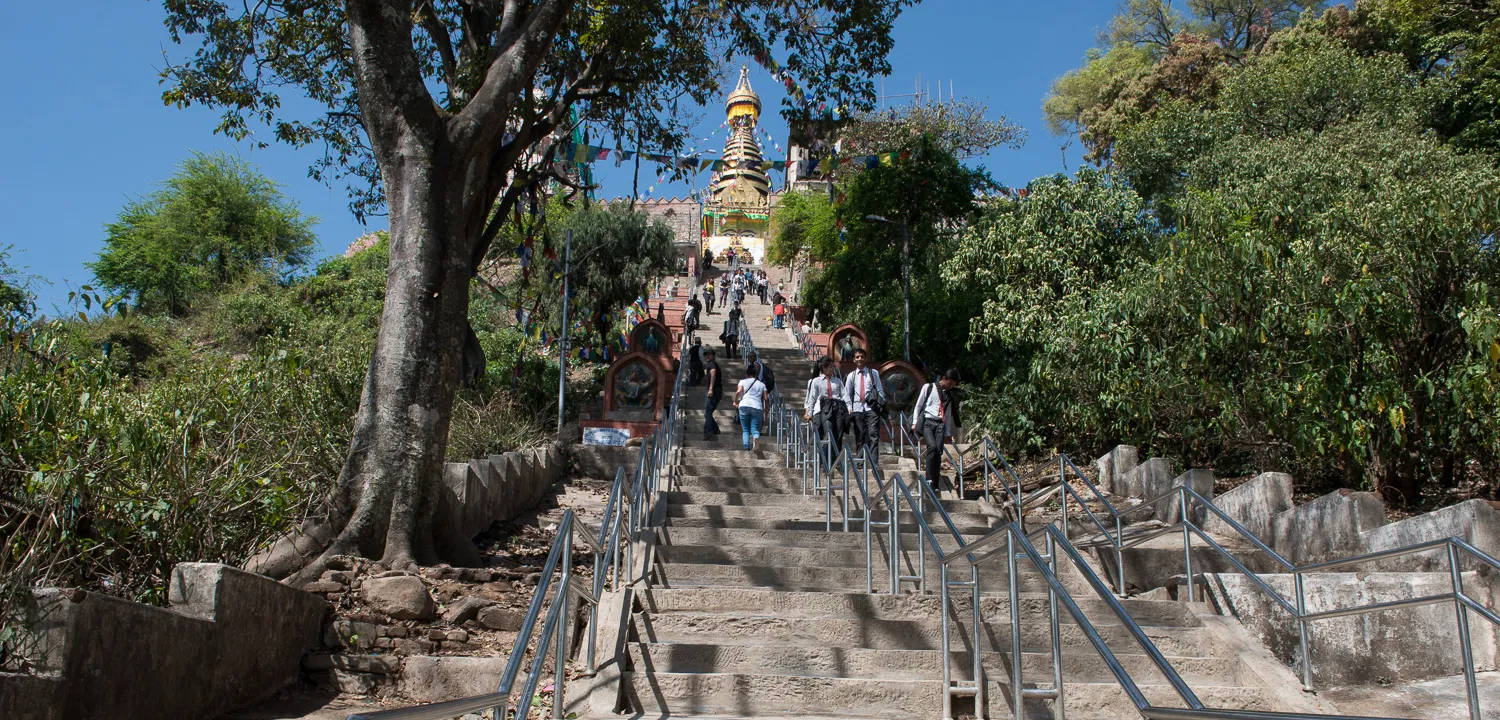 Swayambhunath met prachtig uitzicht over de stad.