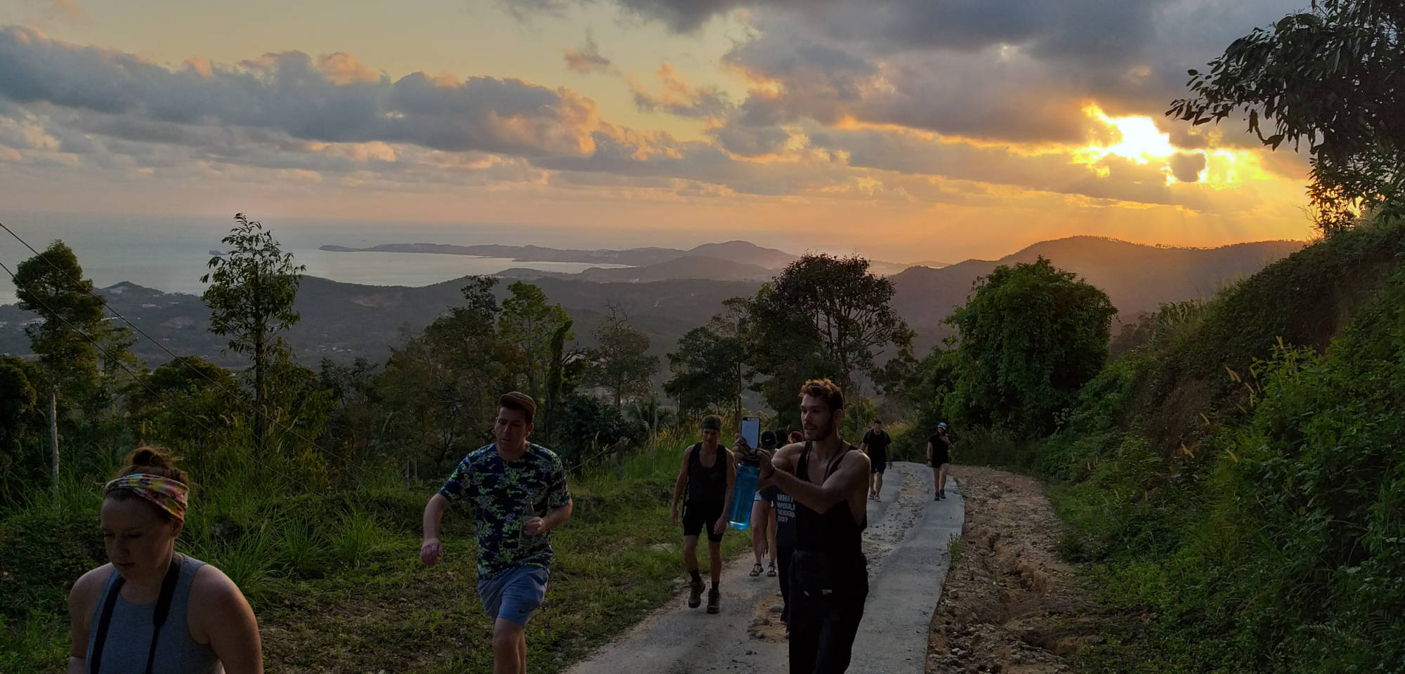 Zonsopkomst wandeling op Koh Samui, Thailand ...